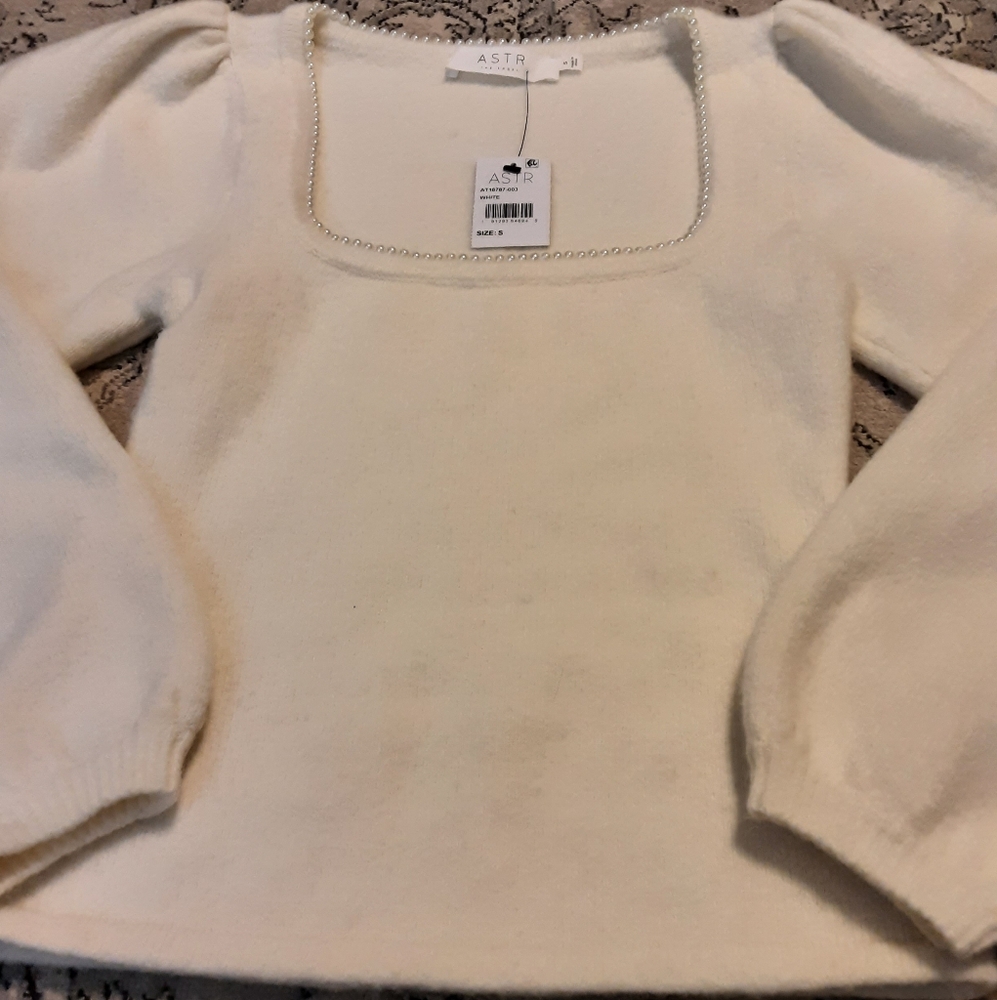 Astr Cream Puff Sleeve Sweater - Picture 3 of 5
